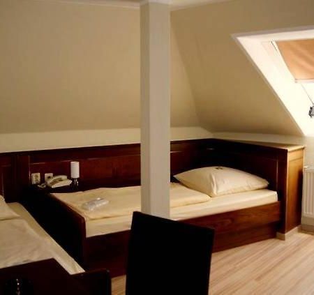 Hotel Am Wilhelmsplatz Stuttgart Ngoại thất bức ảnh
