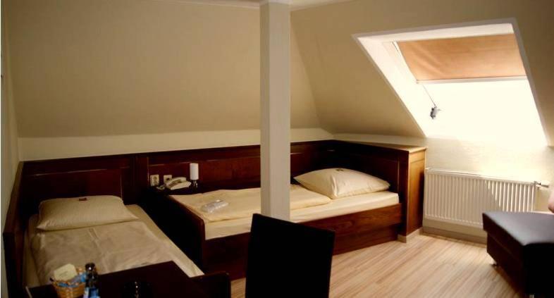Hotel Am Wilhelmsplatz Stuttgart Ngoại thất bức ảnh