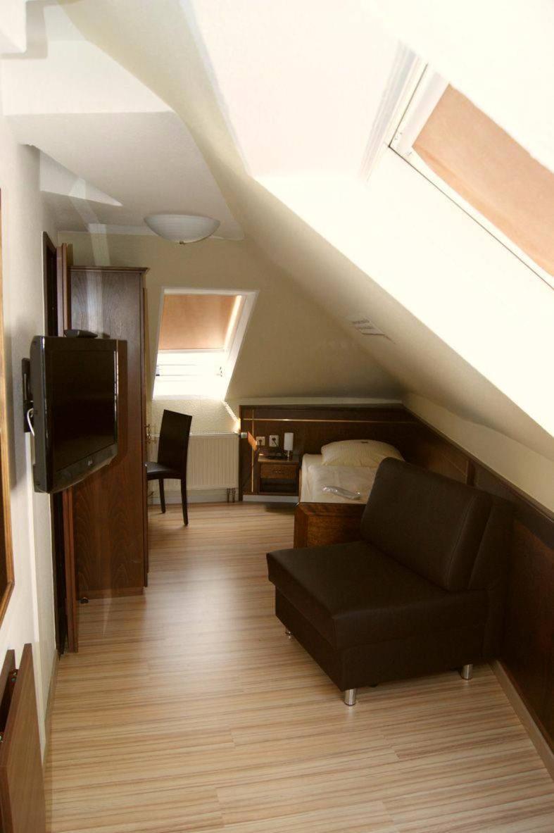 Hotel Am Wilhelmsplatz Stuttgart Ngoại thất bức ảnh