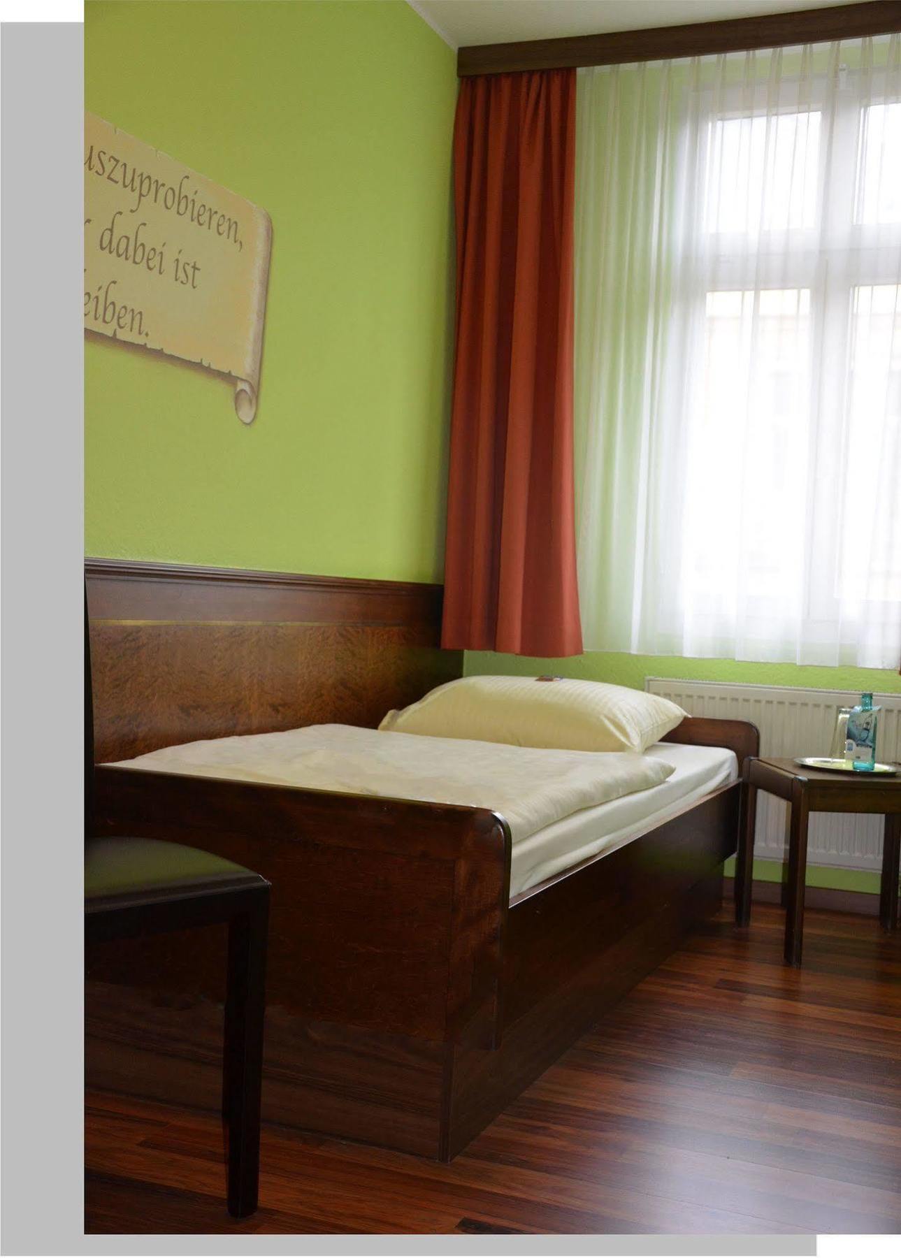 Hotel Am Wilhelmsplatz Stuttgart Ngoại thất bức ảnh
