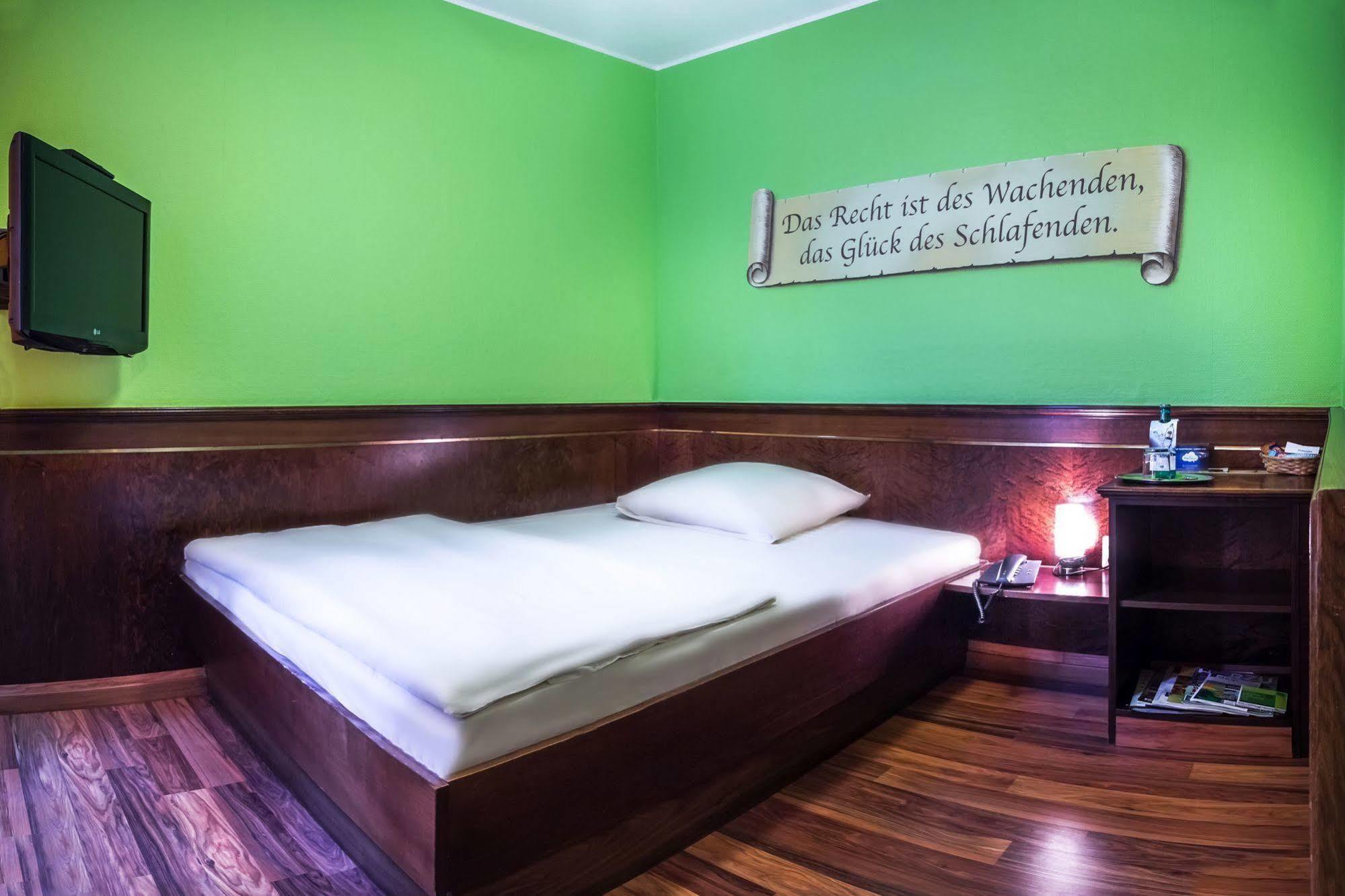 Hotel Am Wilhelmsplatz Stuttgart Ngoại thất bức ảnh