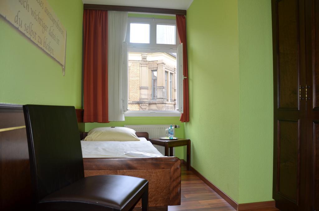 Hotel Am Wilhelmsplatz Stuttgart Phòng bức ảnh